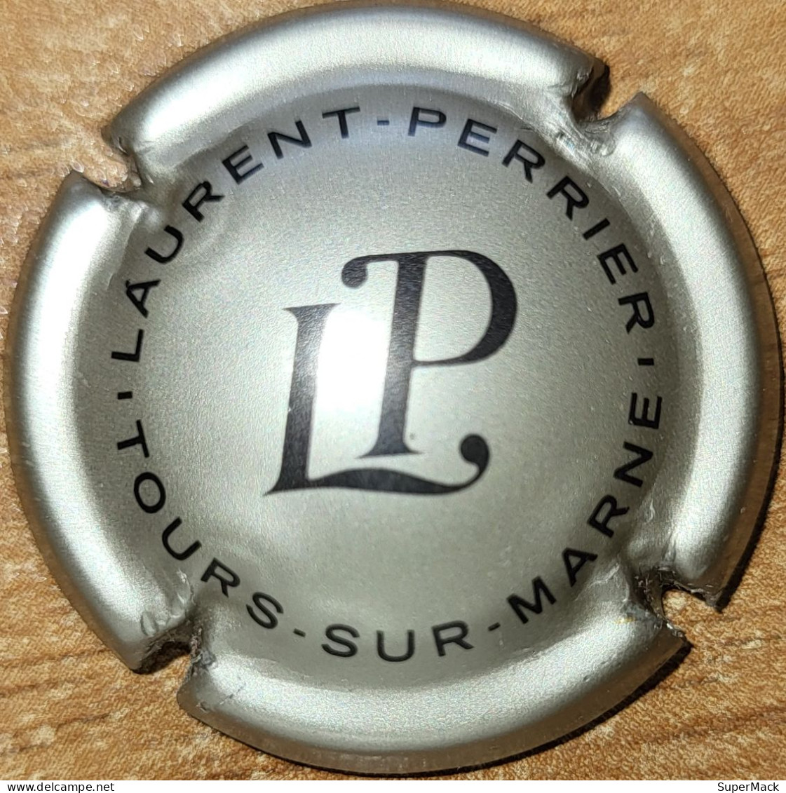 Capsule Champagne LAURENT-PERRIER (Tours-sur-Marne) Argent & Noir Nr 58a - Laurent-Perrier