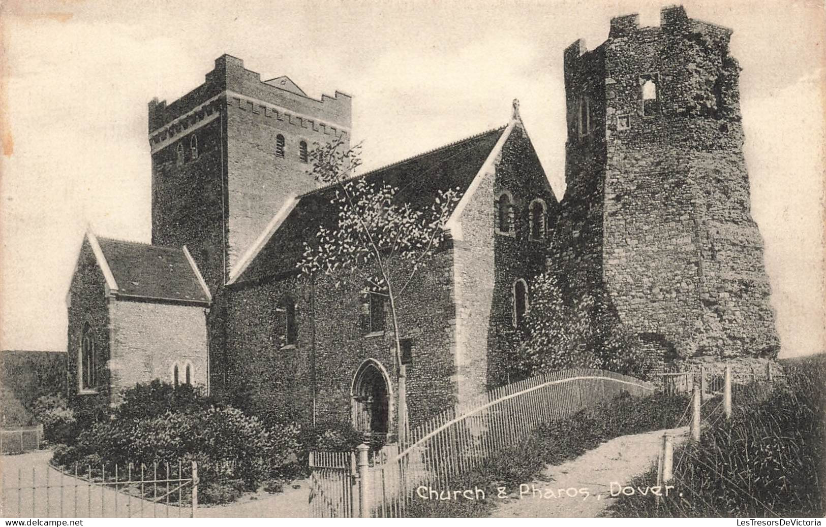 ROYAUME-UNI - Church & Pharos - Dover - Vue Générale à L'extérieur Du Château - Carte Postale Ancienne - Other & Unclassified