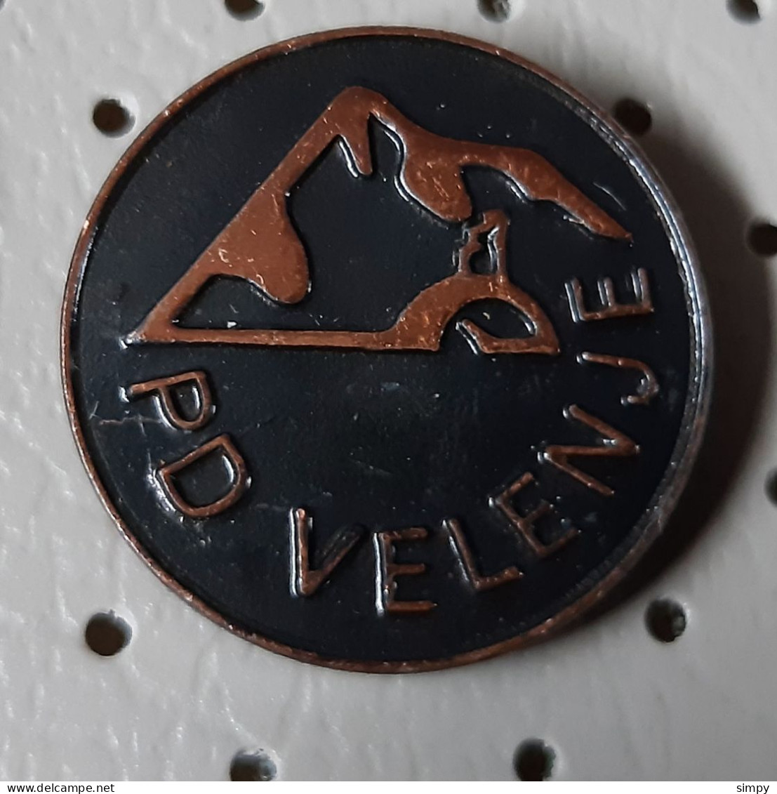 PD VELENJE Mountaine  Association Alpinism, Mountaineering Slovenia Vintage Pin - Alpinismo, Arrampicata