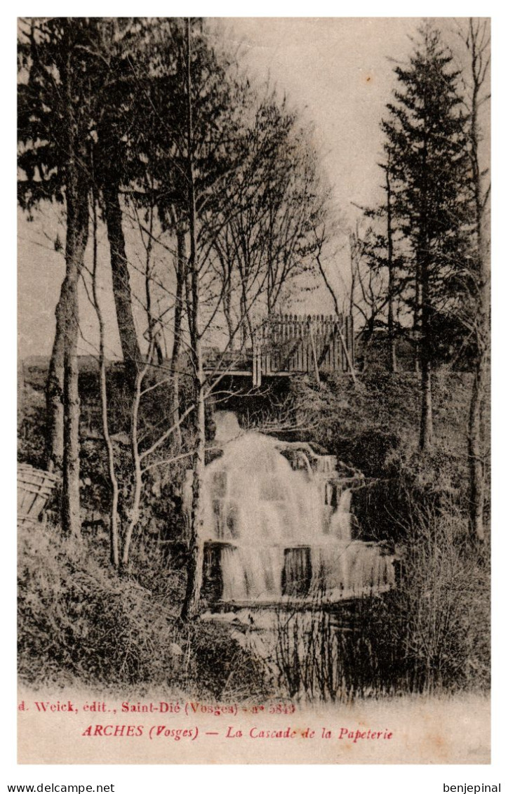 Arches - La Cascade De La Papeterie - Arches