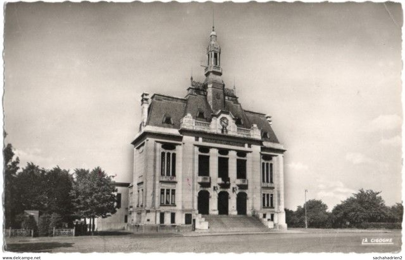 59. Pf. AULNOYE. L'Hôtel De Ville. 13 - Aulnoye