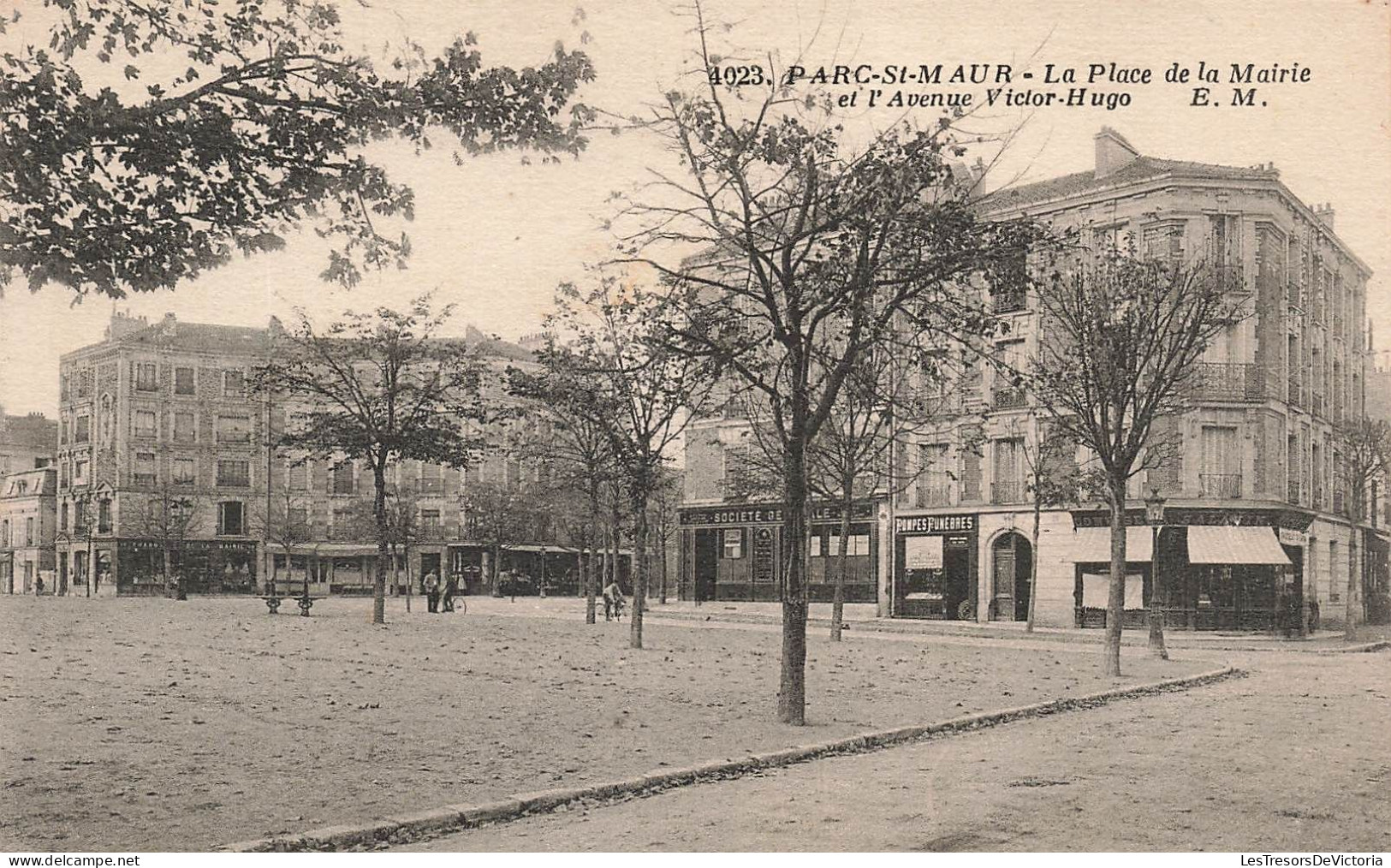 FRANCE - Parc St Maur - Vue Sur La Place De La Mairie Et L'Avenue Victor Hugo - E M - Carte Postale Ancienne - Saint Maur Des Fosses