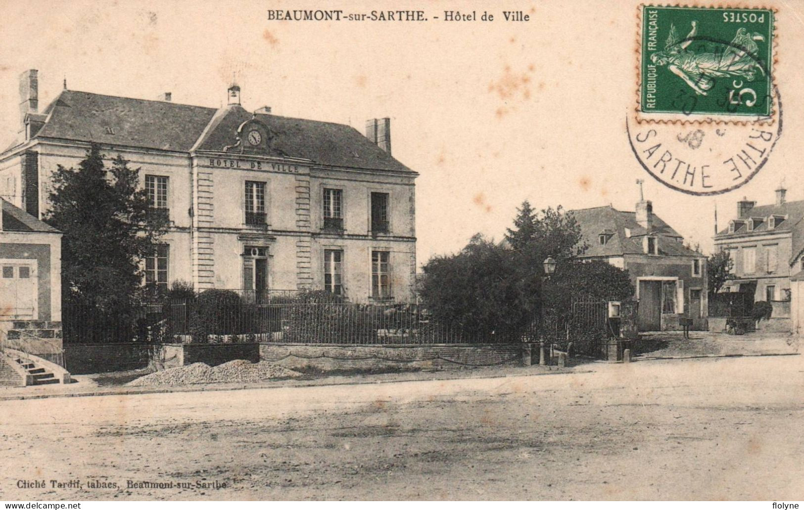 Beaumont Sur Sarthe - Place Et Hôtel De Ville - Mairie - Beaumont Sur Sarthe