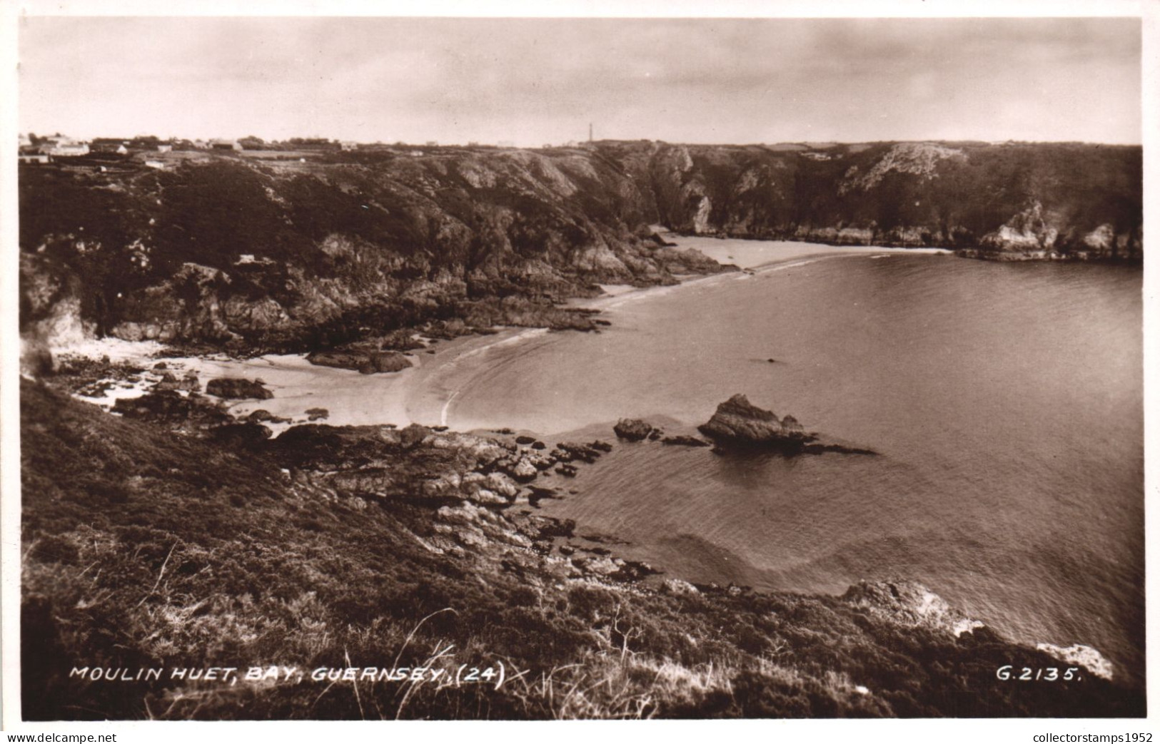 GUERNSEY, BEACH, CHANNEL ISLANDS, UNITED KINGDOM, POSTCARD - Guernsey