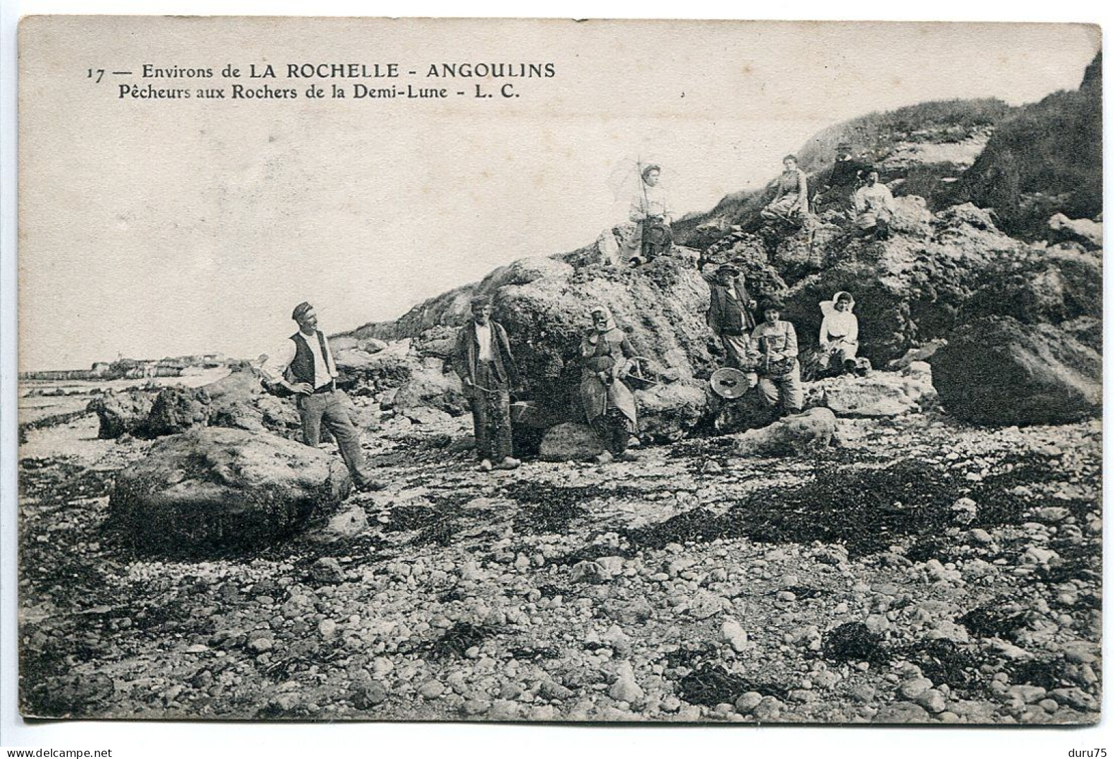 CPA Voyagé 1905 * ANGOULINS (Environs La Rochelle ) Pêcheurs Aux Rochers De La Demi Lune (hommes & Femmes ) L.C. Editeur - Angoulins