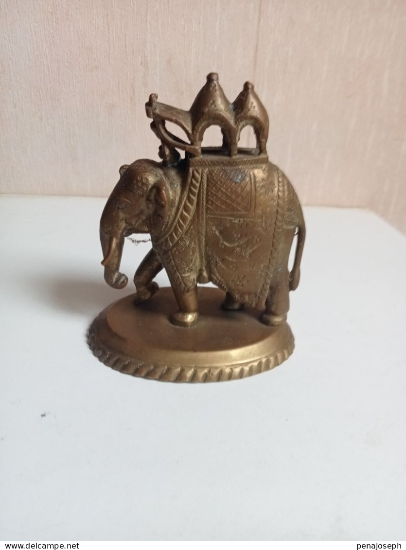 Statuette Du XIXéme éléphant En Bronze Doré Hauteur 11 Cm X 9 Cm - Oosterse Kunst