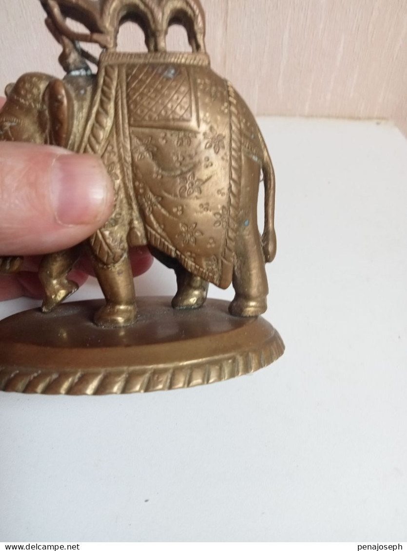 statuette du XIXéme éléphant en bronze doré hauteur 11 cm x 9 cm