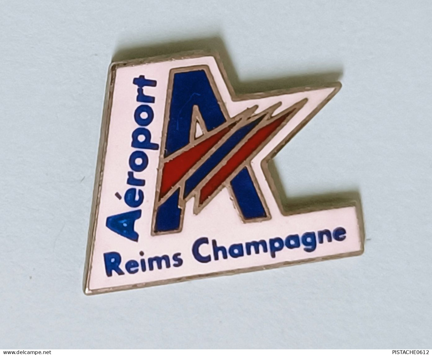 Pin's Avion Aéroport Reims Champagne - Avions