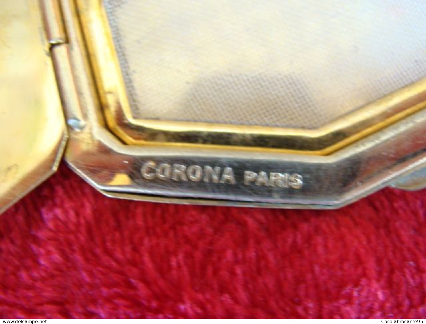 Poudrier Corona vintage
