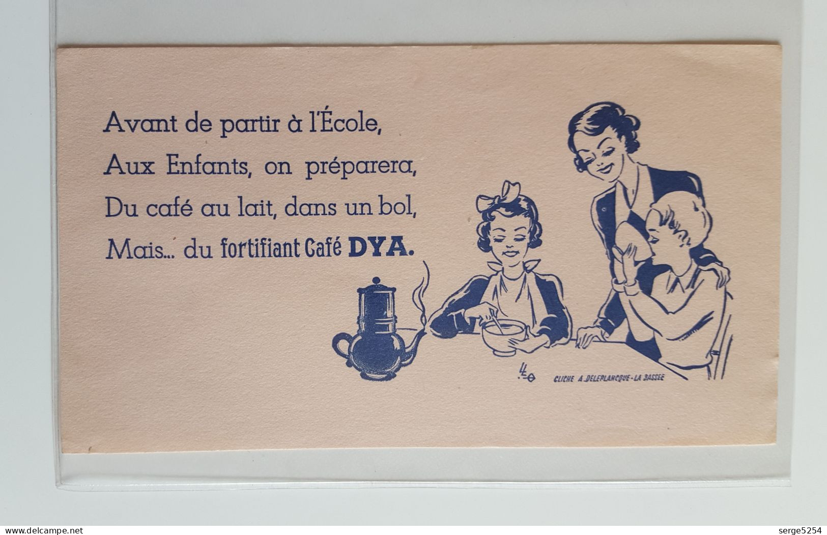 Café Dya - Mère De Famille Avec Enfants - Koffie En Thee