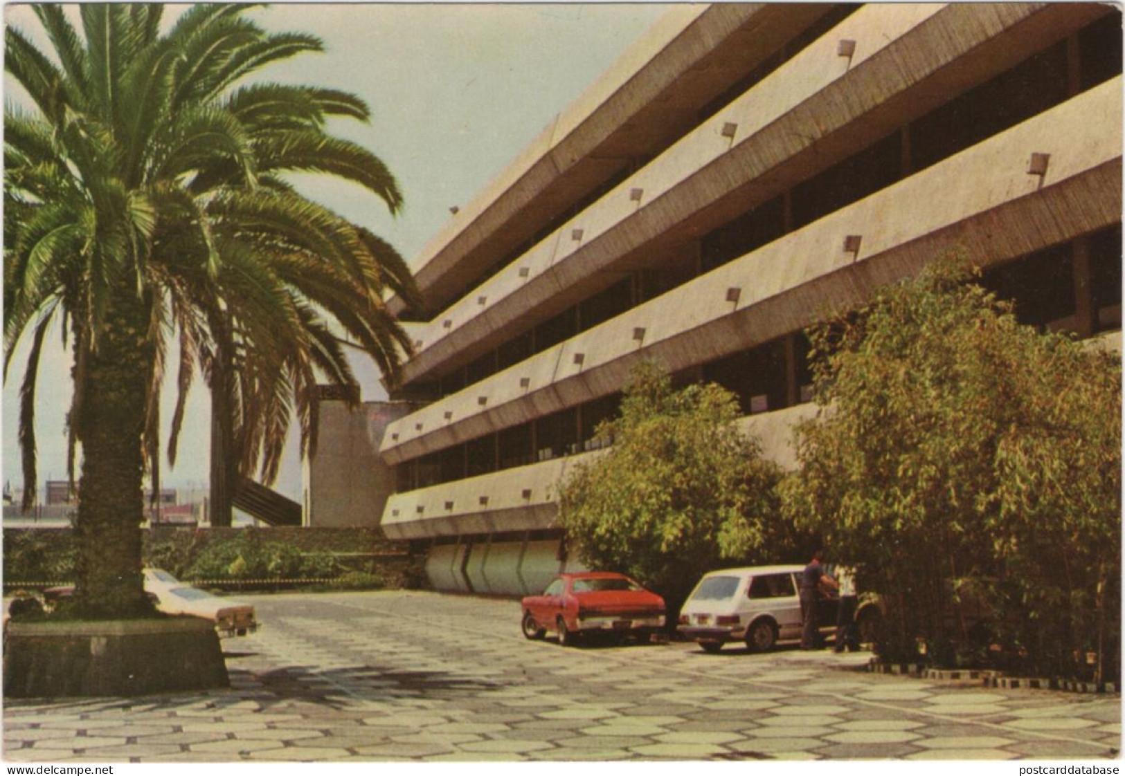 Universidad La Salle, A. C. - Mexico - Edificio De Facultades - & Architecture, Old Cars - Mexique