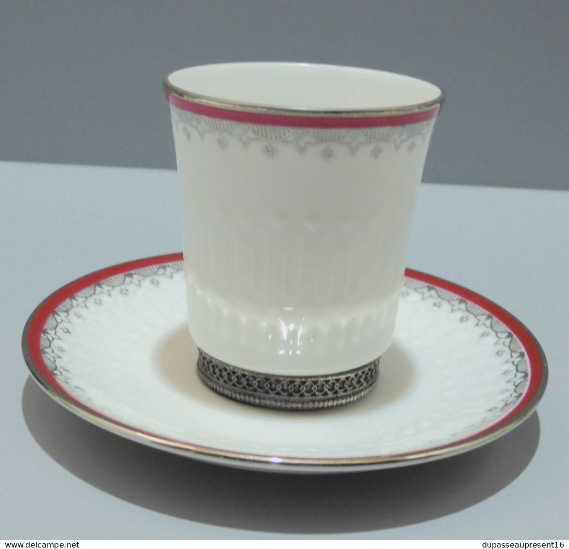 -JOLIE TASSE & SOUS TASSE PORCELAINE BAVARIA Monture Régule COLLECTION VITRINE   E