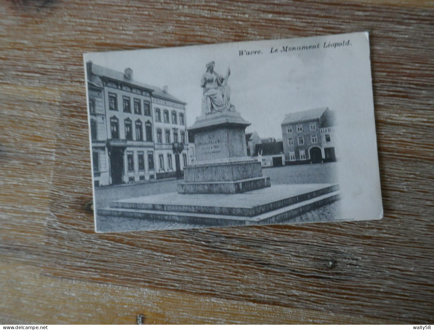 Wavre Le Monument Léopold - Wavre