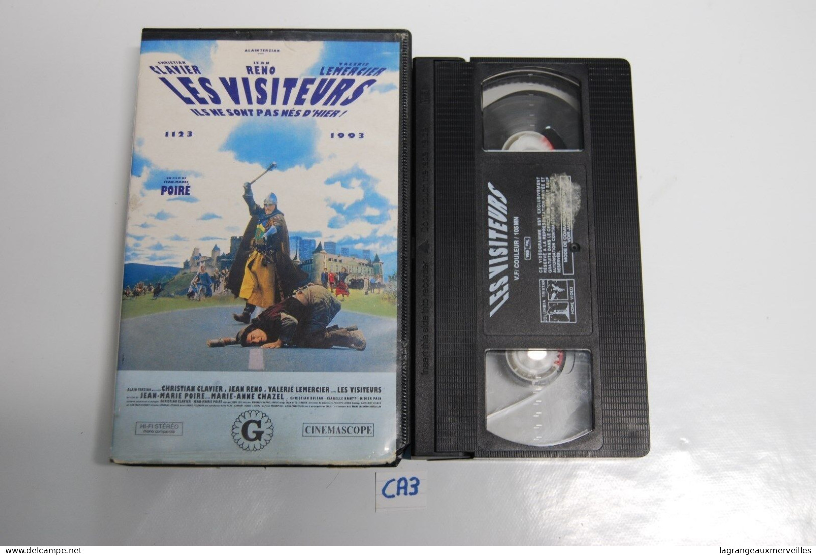 CA3 CASSETTE  VIDEO VHS LES VISITEURS ILS NE SONT PAS NES D'HIER - Comédie