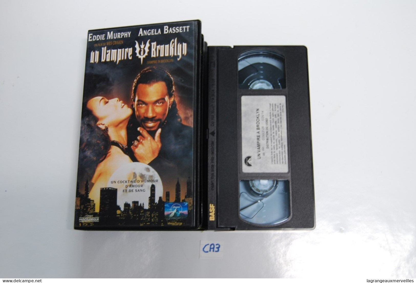 CA3 CASSETTE VIDEO VHS UN VAMPIRE A BROOKLYN - Cómedia