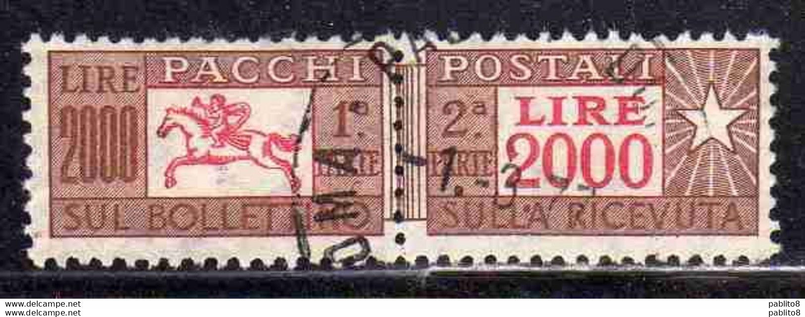 ITALIA REPUBBLICA ITALY REPUBLIC 1955 1979 PACCHI POSTALI PARCEL POST STELLE STARS LIRE 2000 USATO USED OBLITERE' - Pacchi Postali