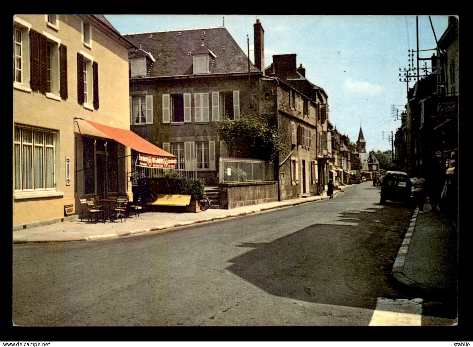 23 - DUN-LE-PALESTEL - LA GRANDE RUE - Dun Le Palestel