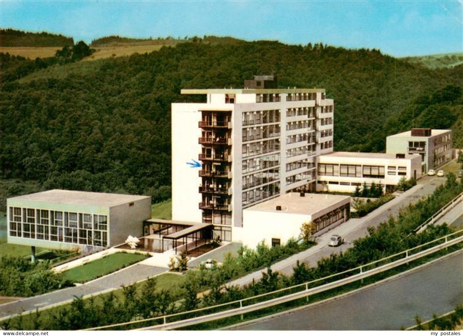 73880560 Manderscheid Eifel Eifelsanatorium Mit Blick Auf Mosenberg Manderscheid - Manderscheid