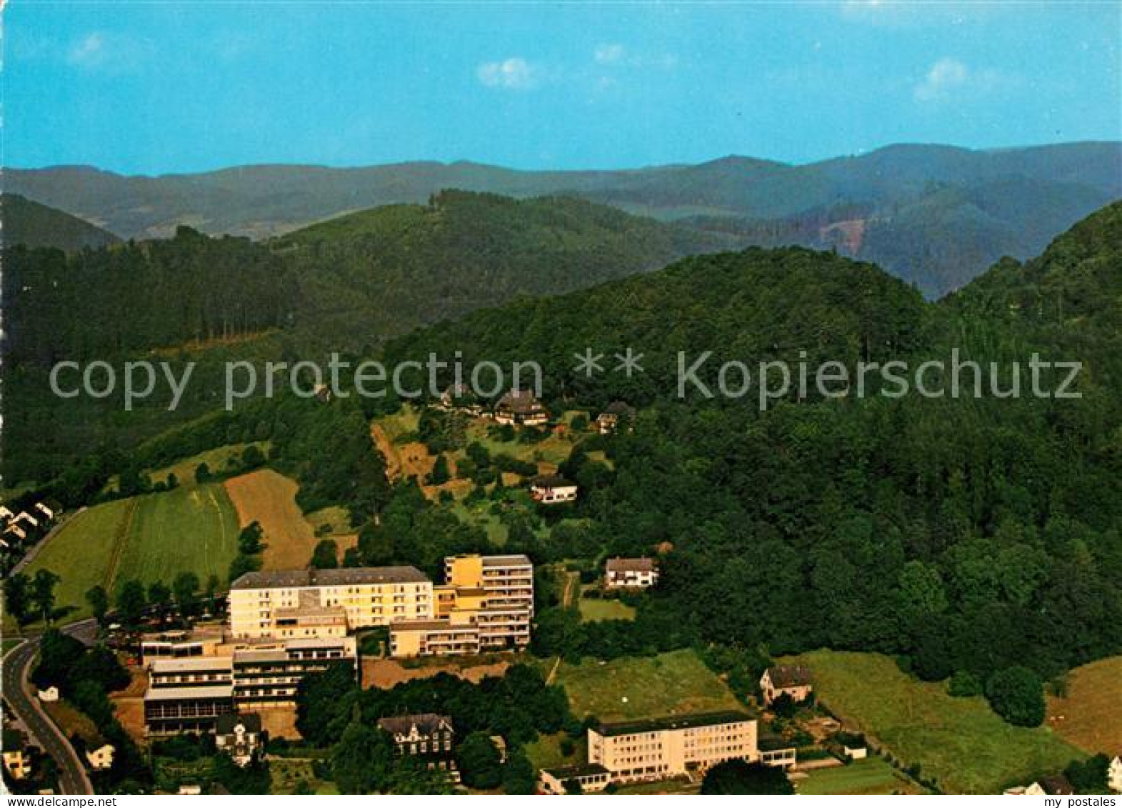 73095911 Laasphe Fliegeraufnahme Schlossbergsanatorium Wittgenstein Amtshausen - Bad Laasphe