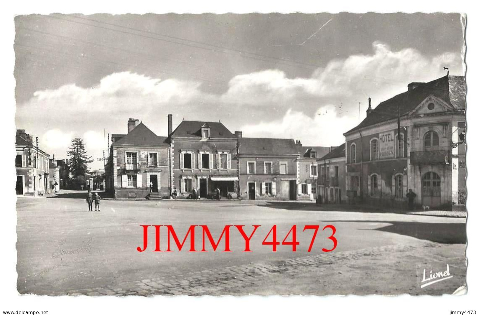 CPSM - Champigné - Place Et Route De Châteauneuf ( Canton De Tiercé 49 M. Et L.) Edit. Chrétien - Tierce