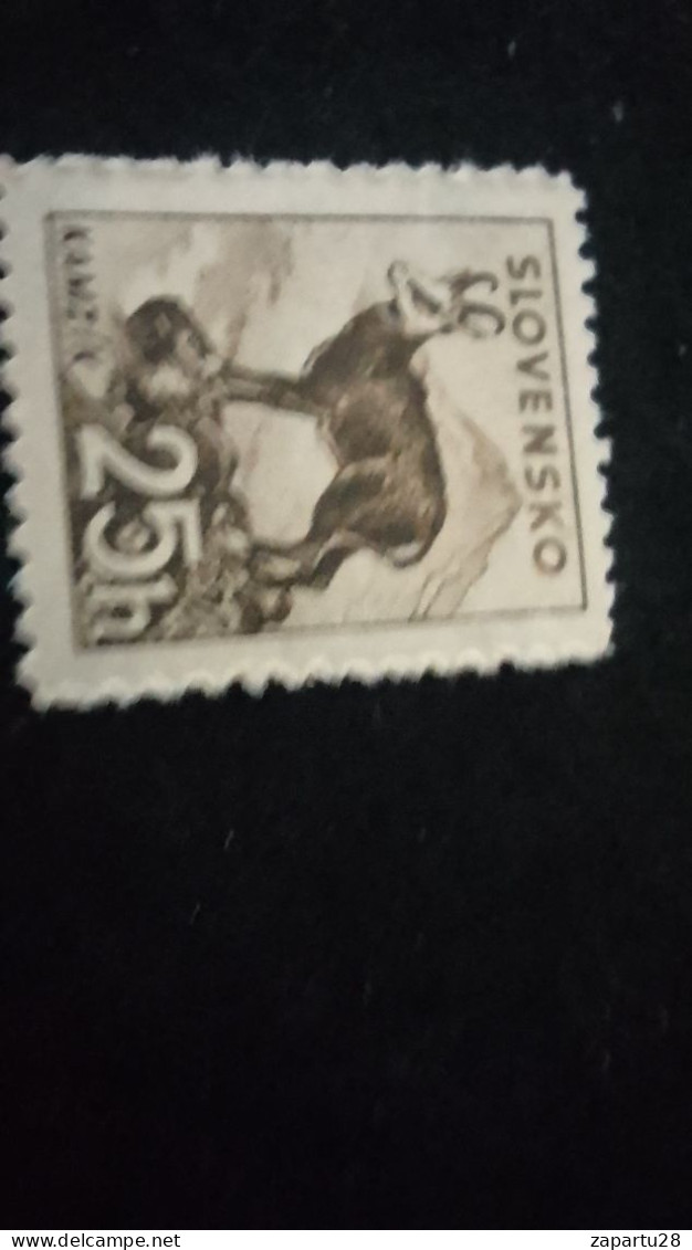 SLOVAKYA-    1939- 45     25 H    DAMGASIZ - Nuevos