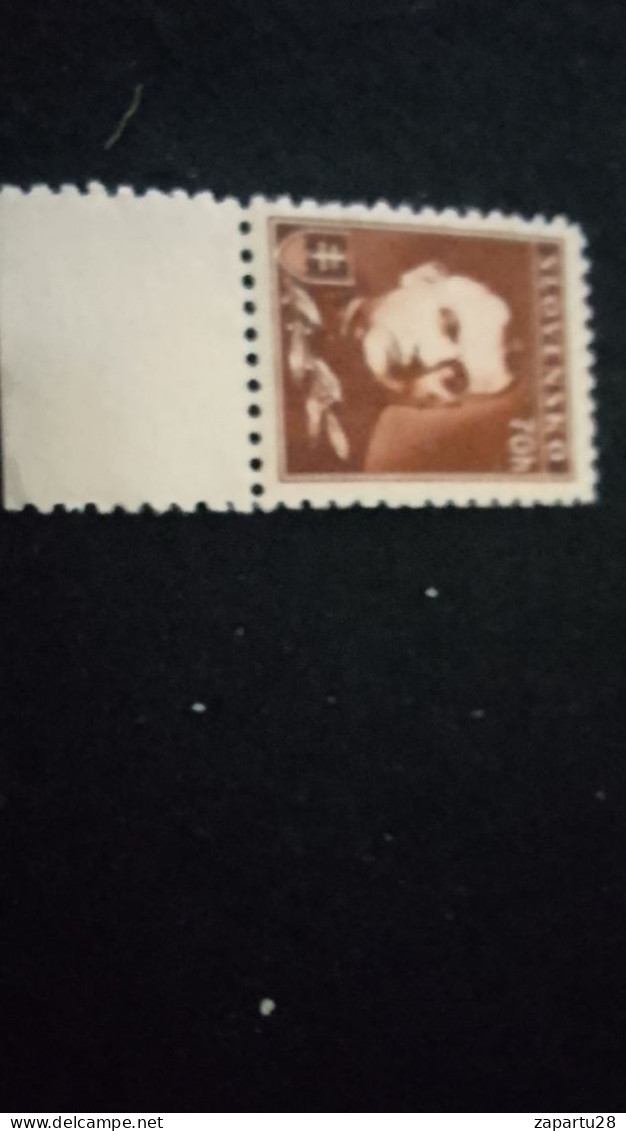 SLOVAKYA-    1939- 45     70 H  DAMGASIZ - Unused Stamps