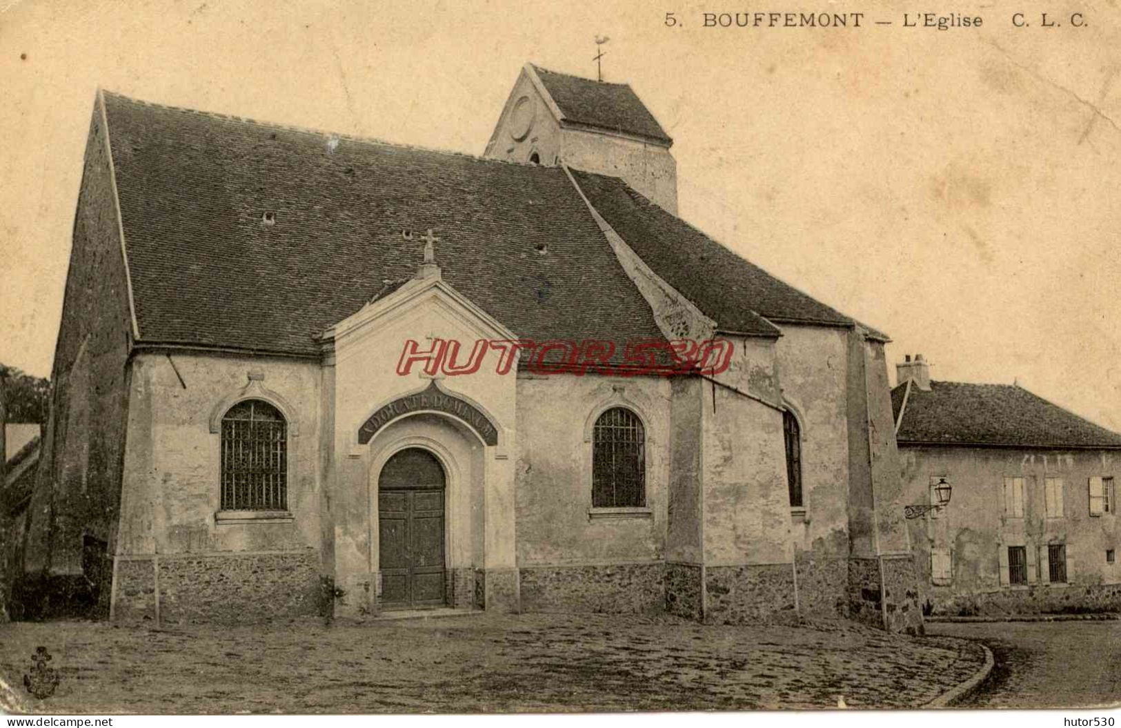 CPA BOUFFEMONT - L'EGLISE VUE LATERALE - Bouffémont