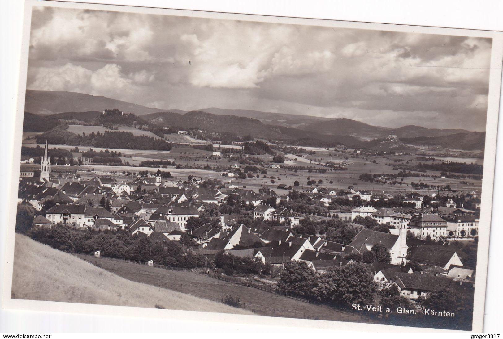 E5106) ST. VEIT A. GLAN - Kärnten - Super FOTO AK - Kirchen Häuser Wiese ALT! - St. Veit An Der Glan