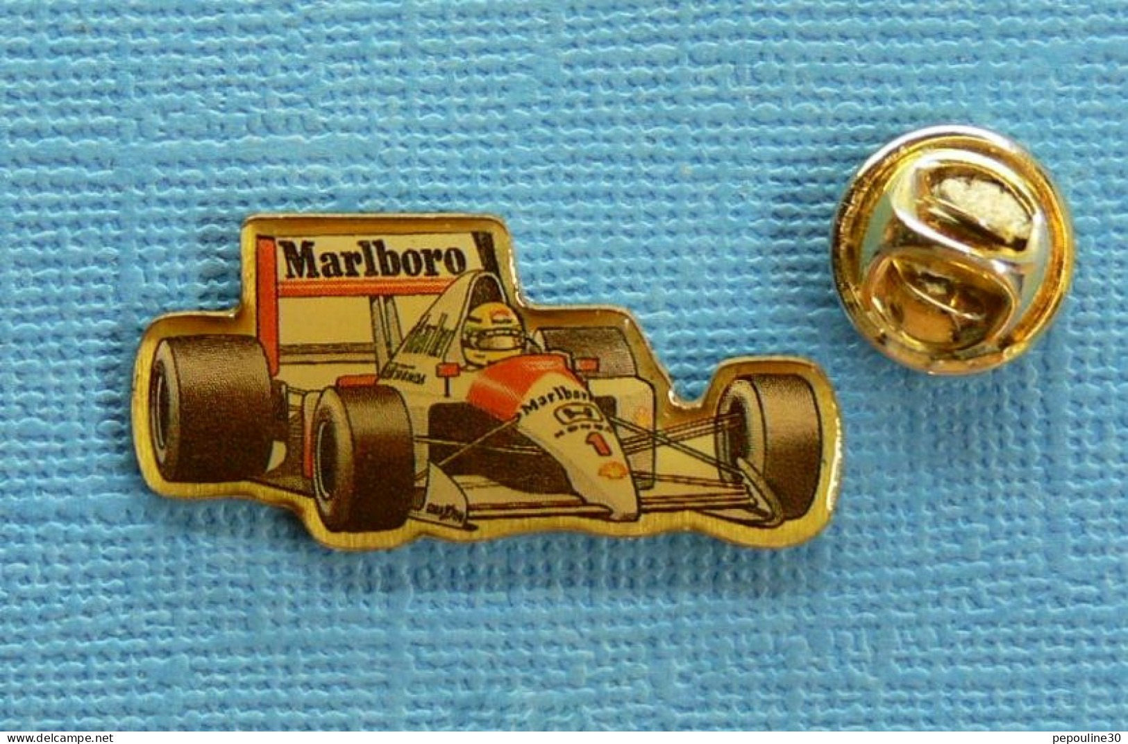 1 PIN'S /  ** F1 / McLAREN N°1 " AYRTON SENNA " 1991 ** - F1