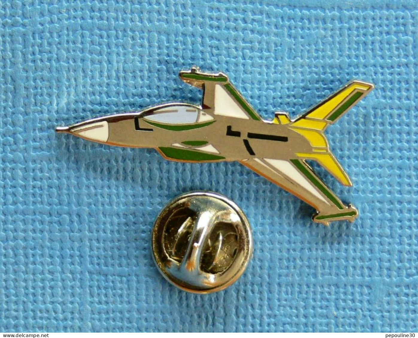 1 PIN'S /  ** AVIONS DE CHASSE / LE F-16 FIGHTING FALCON ** - Avions