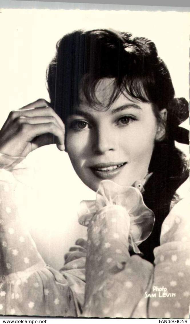 LESLIE  CARON /// 40 - Actors