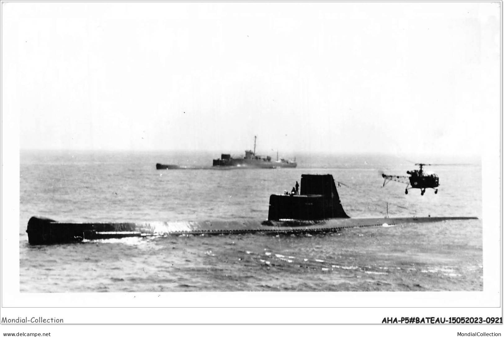 AHAP5-BATEAUX DE GUERRE MARINE CARTE PHOTO-0463- FRANCE - SOUS MARIN  L'ANDROMEDE - CP SOUPLE HELICOPTERE - Sous-marins