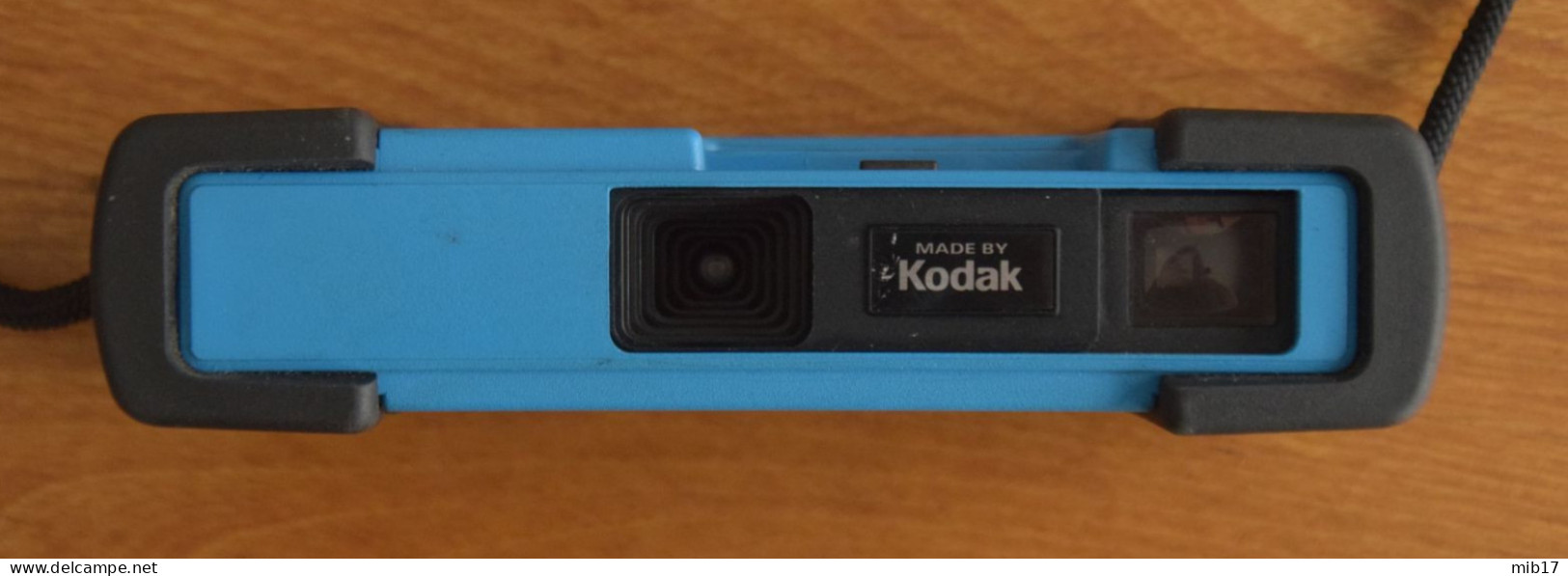 Appareil Photo Ancien EASTMAN KODAK 810 FISHER-PRICE Bleu  - Film 110 - 1984 - Cameras