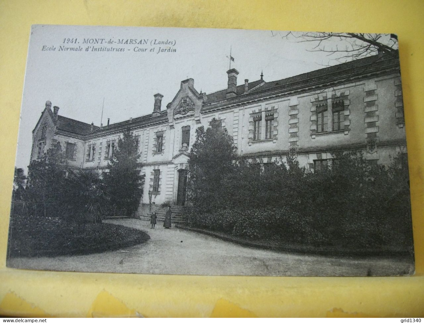 40 2181 CPA 1915 - VUE DIFFERENTE N° 2 - 40 MONT DE MARSAN - ECOLE NORMALE D'INSTITUTRICES - COUR ET JARDIN - ANIMATION. - Scuole