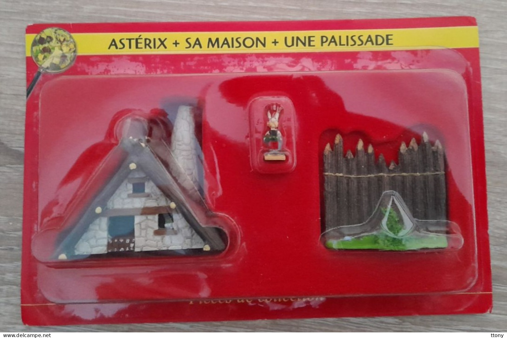 Un Lot De 5  Figurines Et Décors    Village Astérix  Plastoy édition Albert René 2004  éditions Atlas Sous Blister - Astérix & Obélix