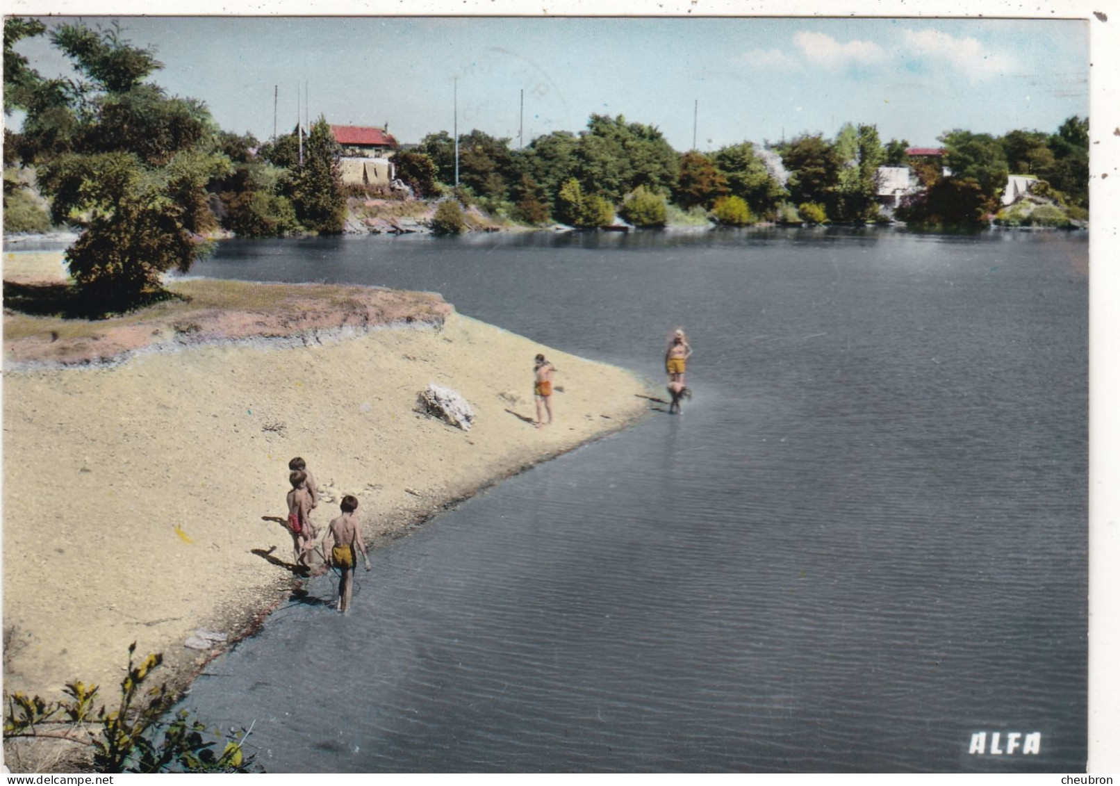 91. GRIGNY. CPSM.. ANIMATION. LA BAIGNADE MUNICIPALE AU BORD DE LA SEINE. ANNÉE 1966 + TEXTE - Grigny