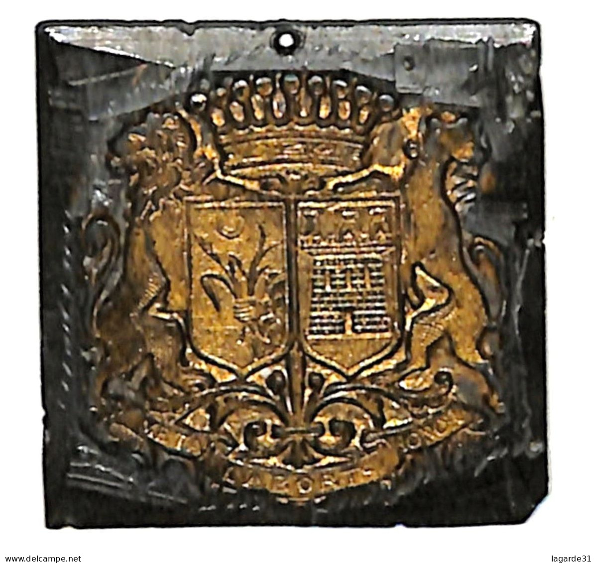 France Plaque 43mm X 43 Mm Blason Meta Laboris Honor - Adel