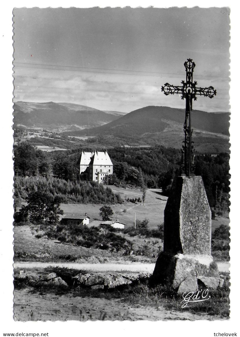 (63). Olliergues. (1) 1953 Chateau De La Montmarie - Olliergues