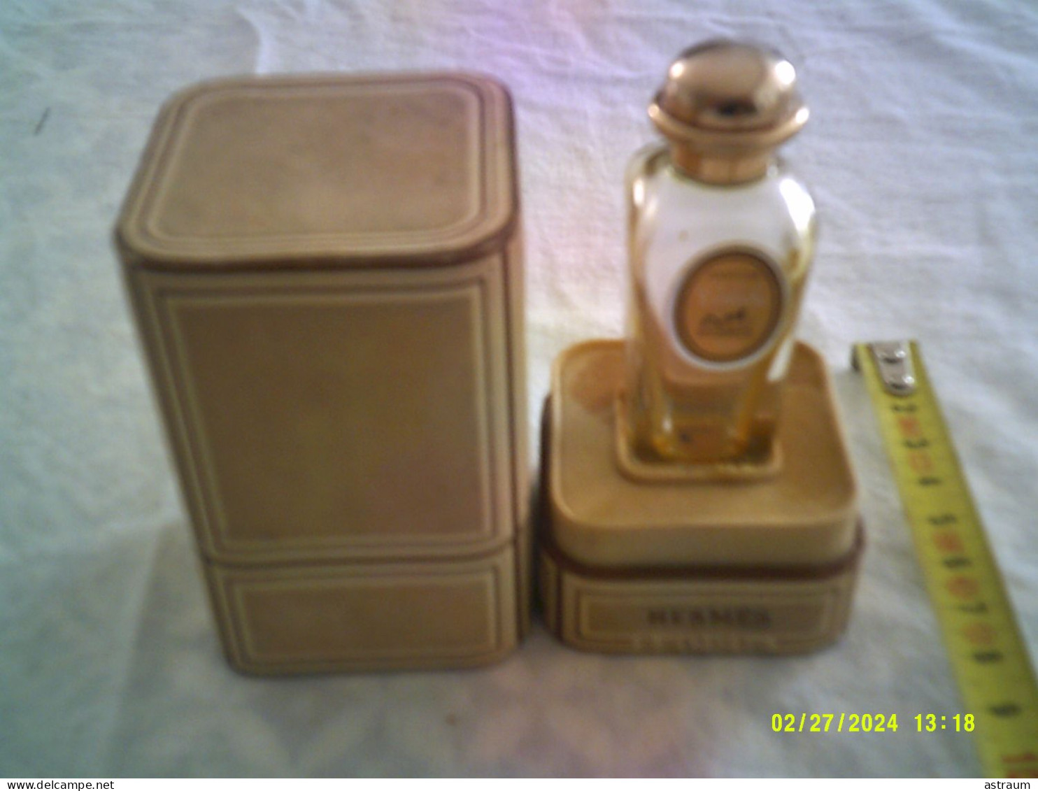 Coffret En Velour Miniature Vintage ( 1961 ) Parfum -  Hermes - Caleche - 15 Ml Vide - Miniatures Femmes (avec Boite)