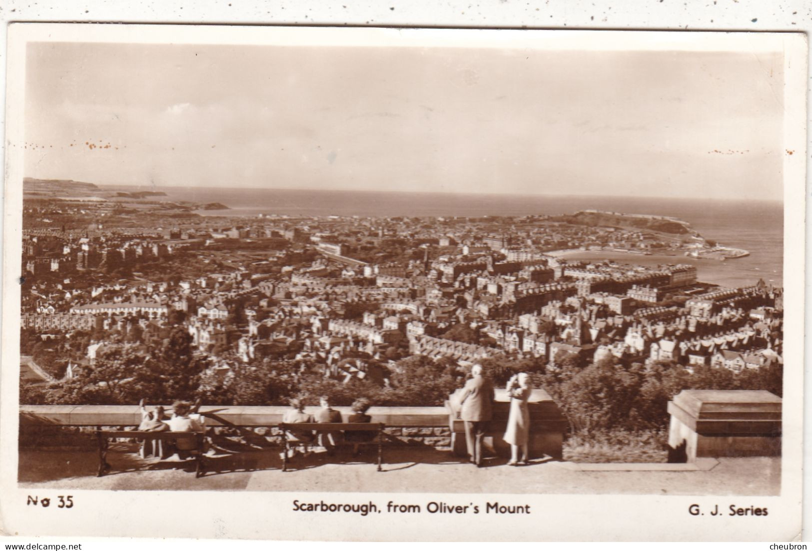 ANGLETERRE..  SCARBOROUGH FROM OLIVER'S MOUNT. ANNÉE 1955 + TEXTE - Scarborough