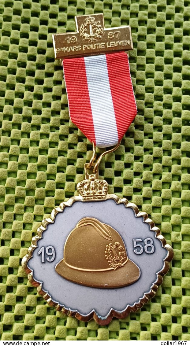 Medaille -9e. Mars Politie Leuven 1987 - België  -  Original Foto  !!  Medallion  Dutch - Andere & Zonder Classificatie