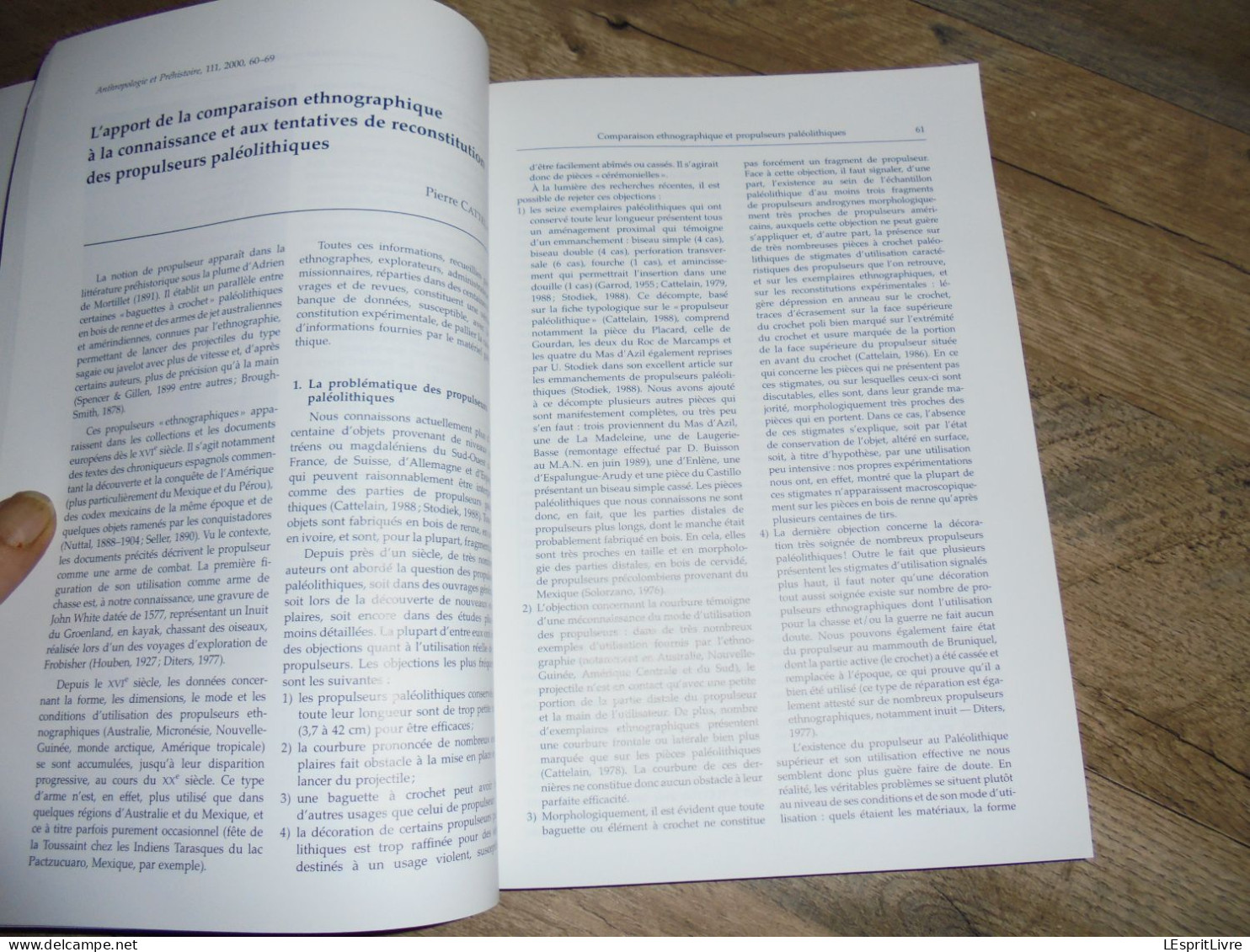 LA CHASSE DANS LA PREHISTOIRE Hunting in Préhistory CEDARC Archéologie Armes Gibiers Boomerang Flèches Paléolithique