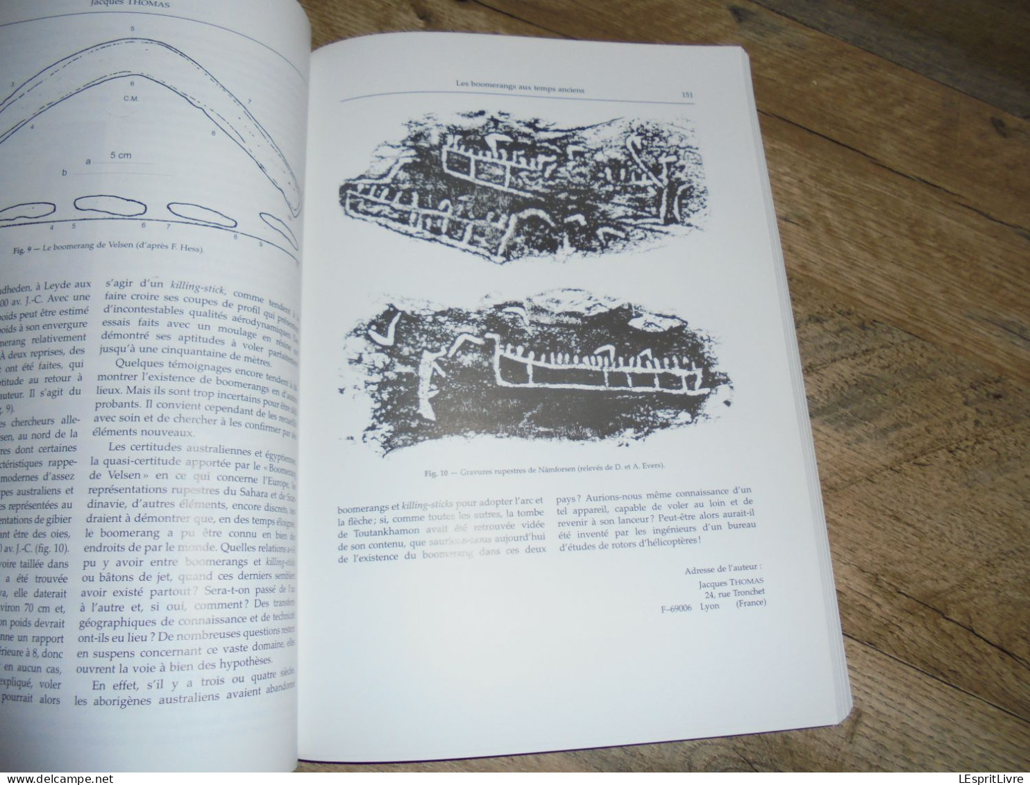 LA CHASSE DANS LA PREHISTOIRE Hunting in Préhistory CEDARC Archéologie Armes Gibiers Boomerang Flèches Paléolithique