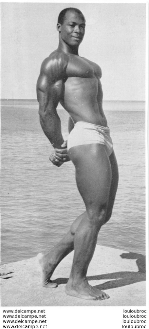 PHOTO  HOMME EN MAILLOT DE BAIN CULTURISTE CULTURISME  22.50 X 11 CM - Deportes