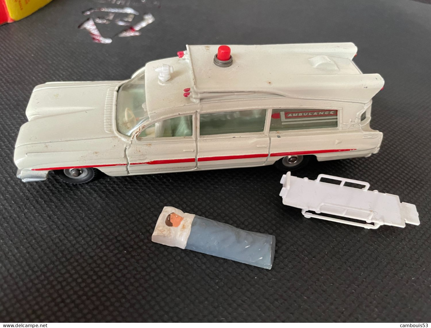 DINKY TOYS SUPERIOR CRITERION AMBULANCE AUTENTHIQUE. - Dinky