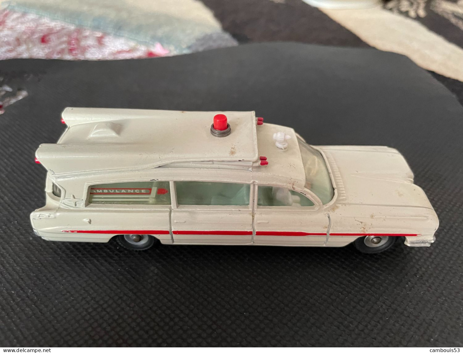 DINKY TOYS SUPERIOR CRITERION AMBULANCE AUTENTHIQUE. - Dinky