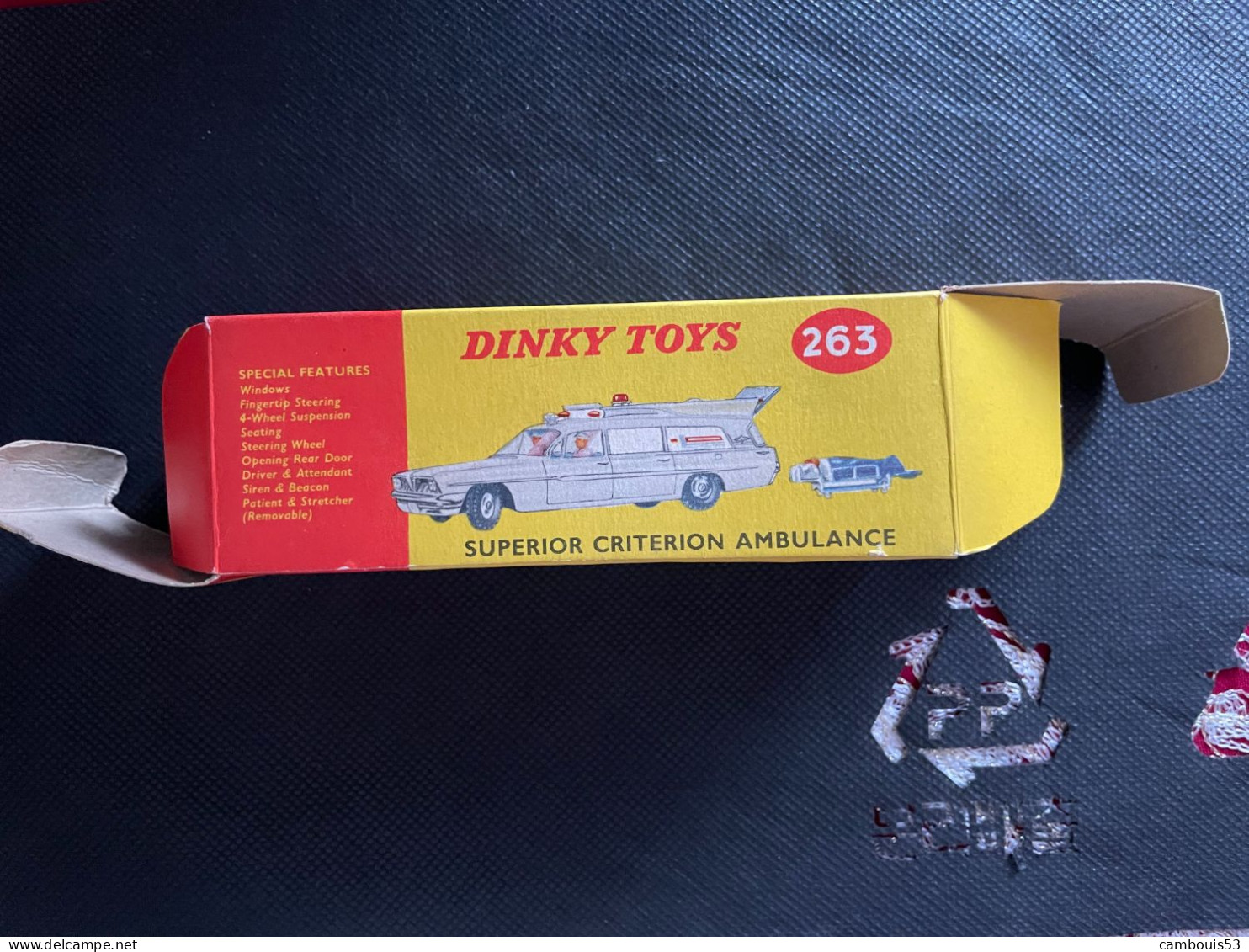 DINKY TOYS SUPERIOR CRITERION AMBULANCE AUTENTHIQUE.