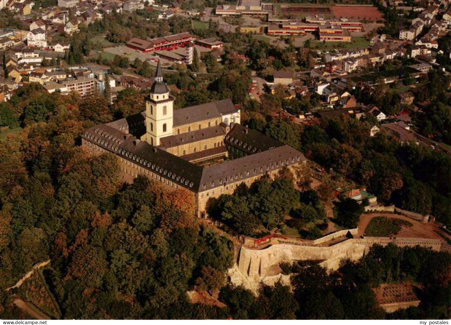 73961898 Siegburg_NRW Benediktinerabtei St Michael Fliegeraufnahme - Siegburg