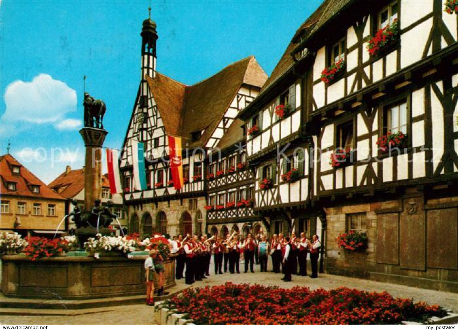 73126687 Forchheim Oberfranken Kriegerbrunnen Fachwerk Rathaus Forchheim Oberfra - Forchheim