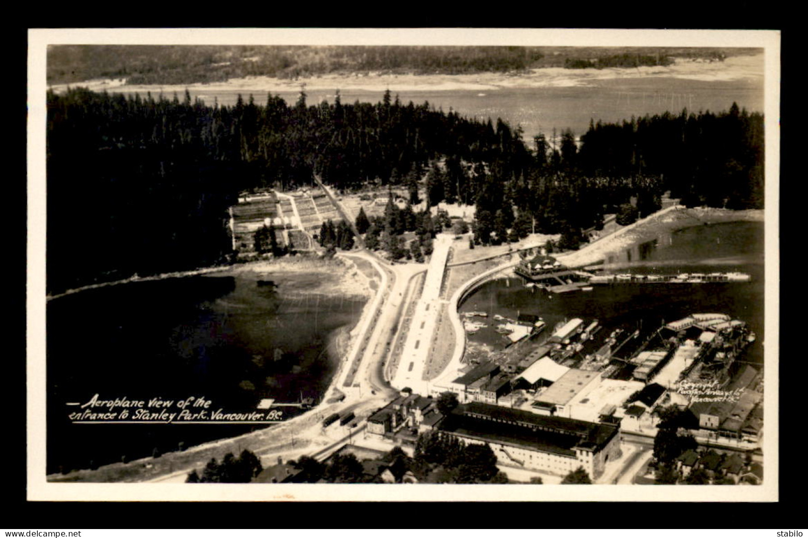 CANADA - VANCOUVER - AEROPLANE VIEW OF THE ENTRANCE TO STANLEY PARK - Vancouver